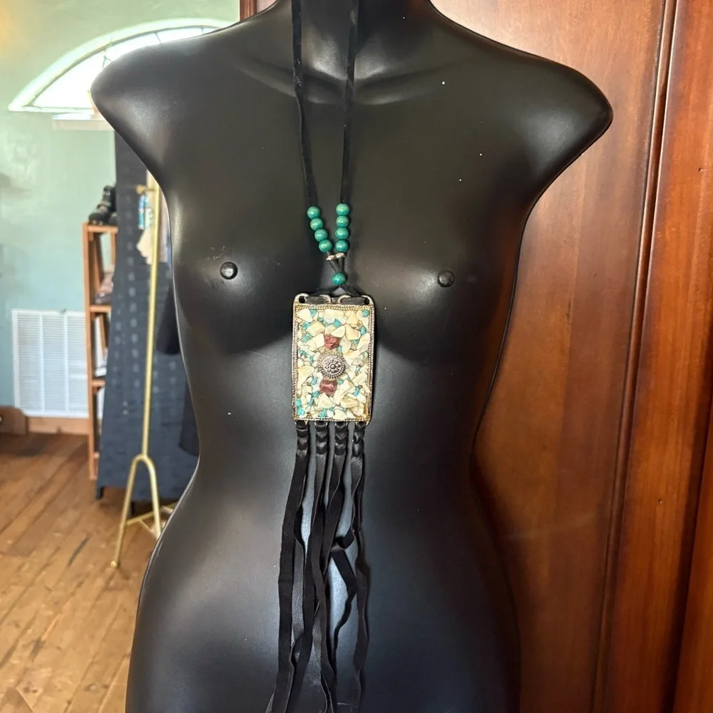 Vintage unbranded western leather turquoise necklace. Stunning piece - Picture 1 of 5